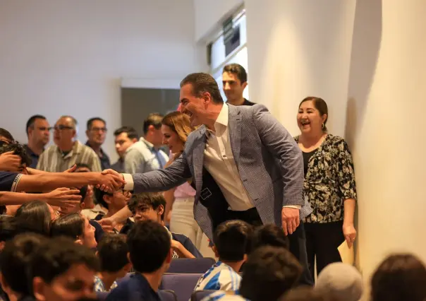 Adrián de la Garza premia a jóvenes en la Primera Copa Colegial Monterrey 2025