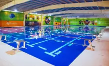 Héctor García invita a inscribirse a las clases de natación en Cedereg