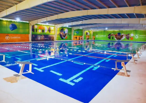 Héctor García invita a inscribirse a las clases de natación en Cedereg