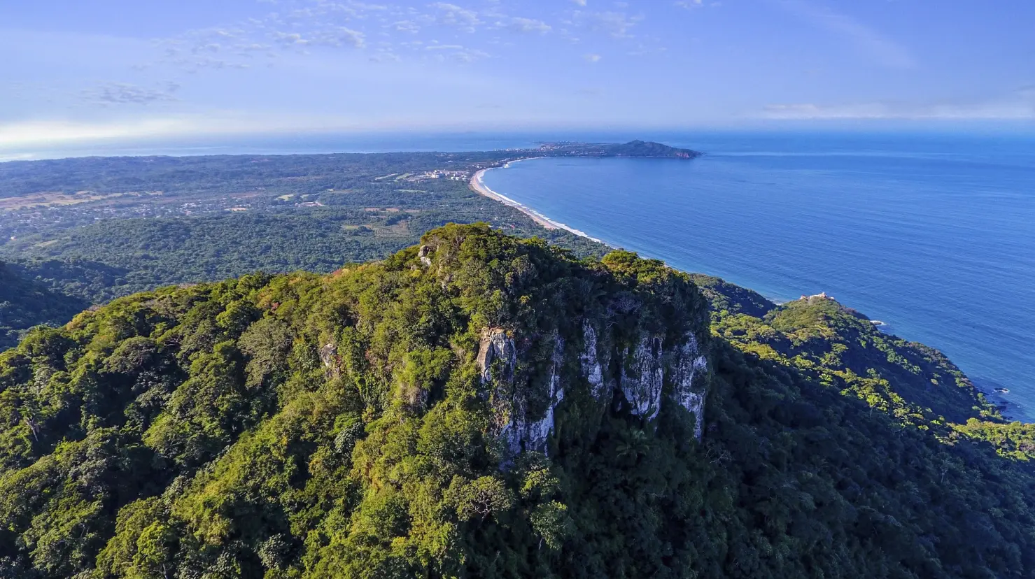 El Cerro del Mono es uno de los principales atractivos turísticos en Higuera Blanca, en la Riviera Nayarit. Foto: FB Sian Viajes