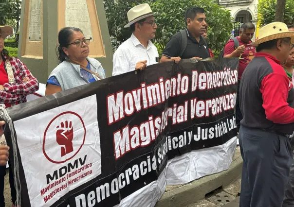 Maestros de Veracruz mantienen protestas en Plaza Lerdo, ¿qué es lo que exigen?