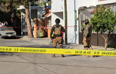 Mueren hombre y mujer en Alamedas 2; investigan feminicidio y suicidio