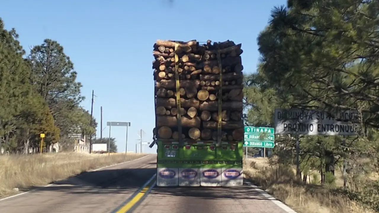 Viajar por la carretera libre Durango-Mazatlán es un reto para varios automovilistas. Foto: Citlalli Zoé Sánchez