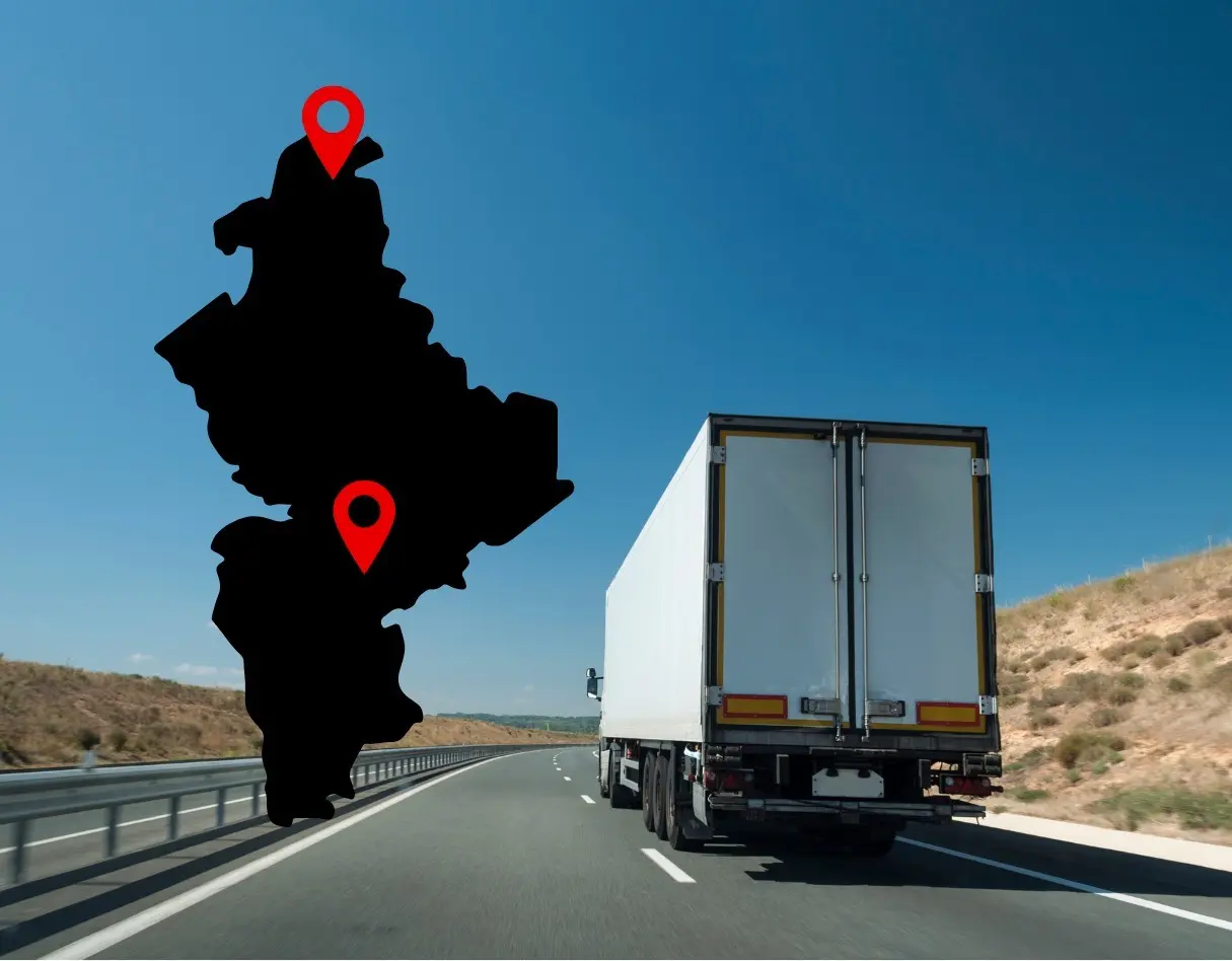 La Carretera Interserrana se presenta como una solución integral que optimiza el tiempo de traslado hacia la frontera. Foto: Canva.