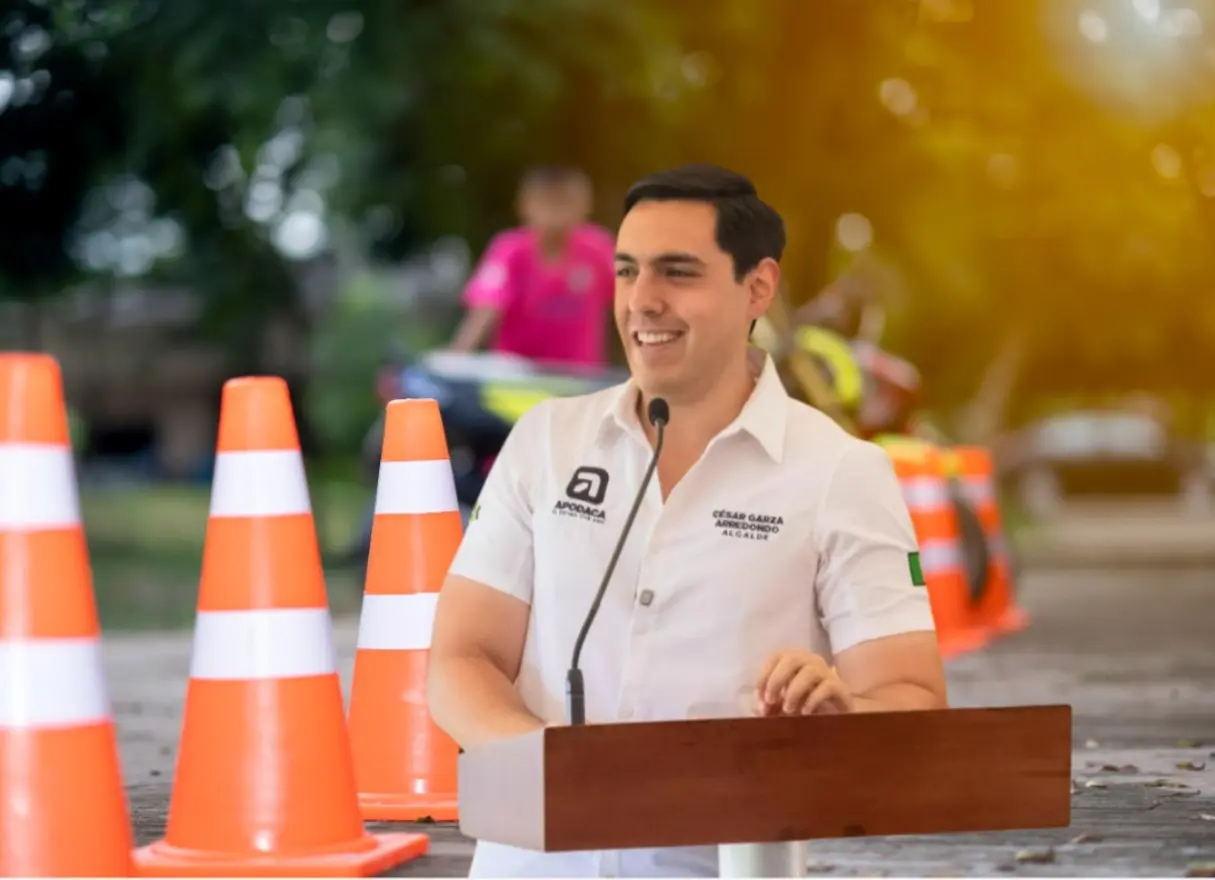 Esta arteria, una de las más transitadas del área metropolitana de Monterrey, está siendo intervenida como parte del proyecto de expansión del sistema de transporte masivo. Foto: Canva/César Garza Arredondo.