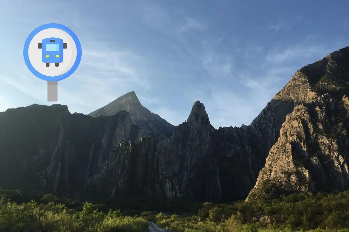 El Cañón de Guitarritas, ubicado dentro del Parque Ecológico La Huasteca en Santa Catarina, es uno de los sitios naturales más llamativos del estado. Foto: Nuevo León Travel / CANVA
