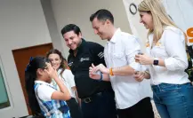 Raúl Cantú y Luis Donaldo Colosio Riojas apoyan a niños con lentes gratuitos