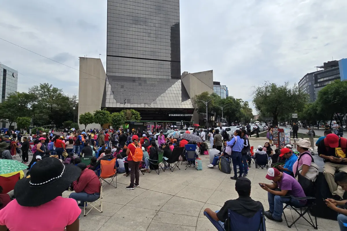 Integrantes de la CNTE realizando bloqueos en Paseo de la Reforma en CDMX. Foto: Mario Flores