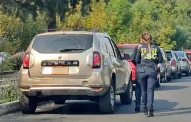 ¿Multa por bajarte del lado incorrecto del coche en CDMX? Esta acción te puede salir muy costosa