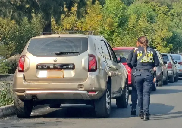 ¿Multa por bajarte del lado incorrecto del coche en CDMX? Esta acción te puede salir muy costosa