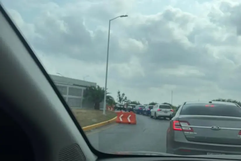 Fila para tomar puente Anzaldúas | Foto: FB