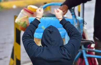 Detienen a taquero en CDMX: llevaba marihuana entre los tacos de canasta