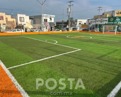 Félix Arratia inaugura parque público rehabilitado en Juárez