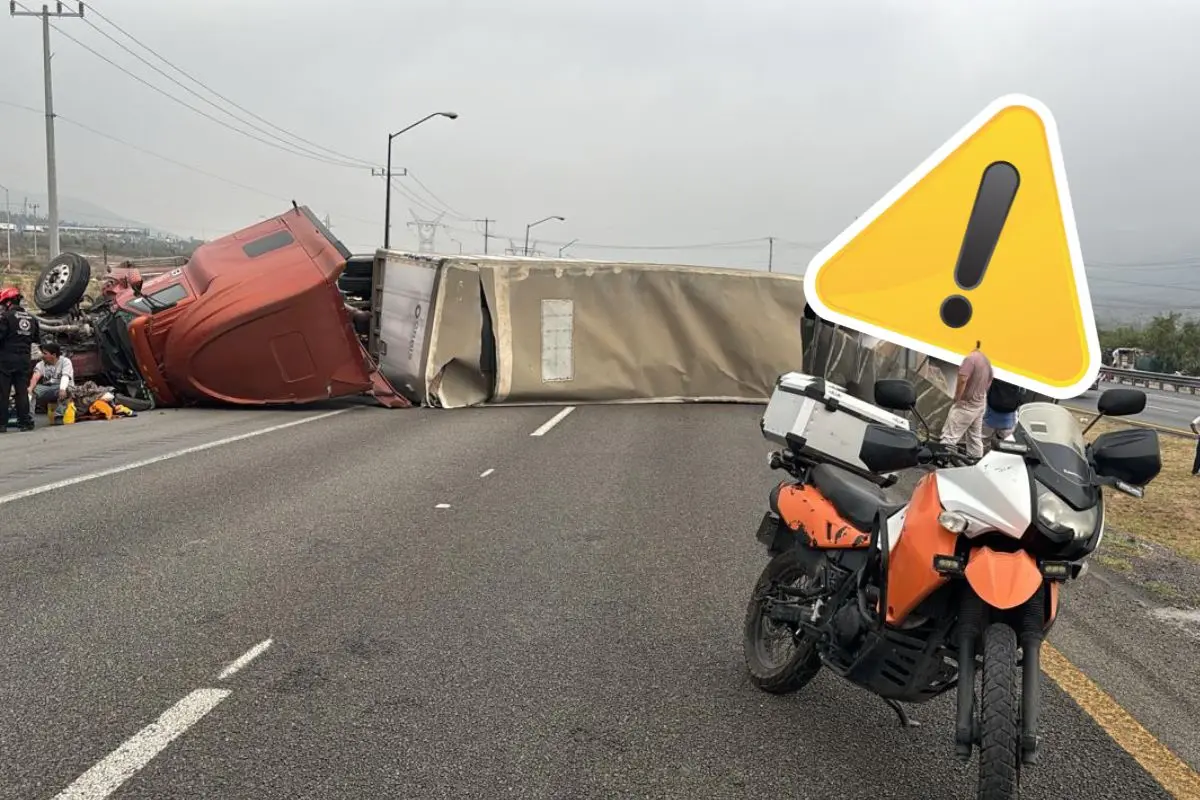 Caos vial en la carretera Saltillo - Mty / Foto: Protección Civil Nuevo León | Canva
