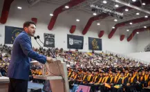 Samuel García reconoce a egresados de la preparatoria abierta