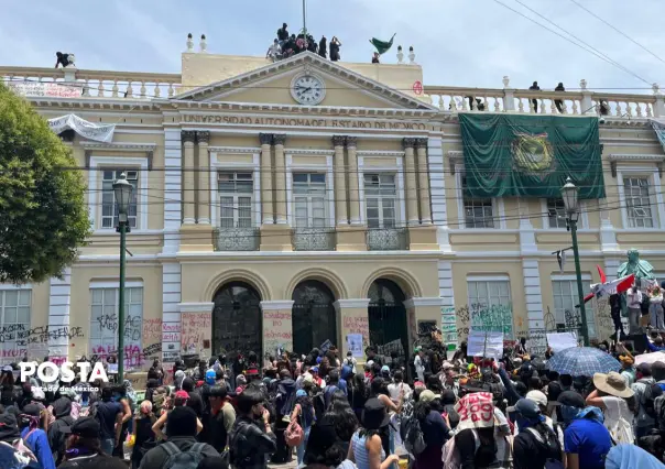 VIDEO |¿Por qué estudiantes tomaron el edificio administrativo de la UAEMéx?