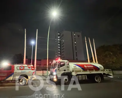 Doce personas quedan atrapadas en elevador de la Clínica 25 del IMSS en Monterrey