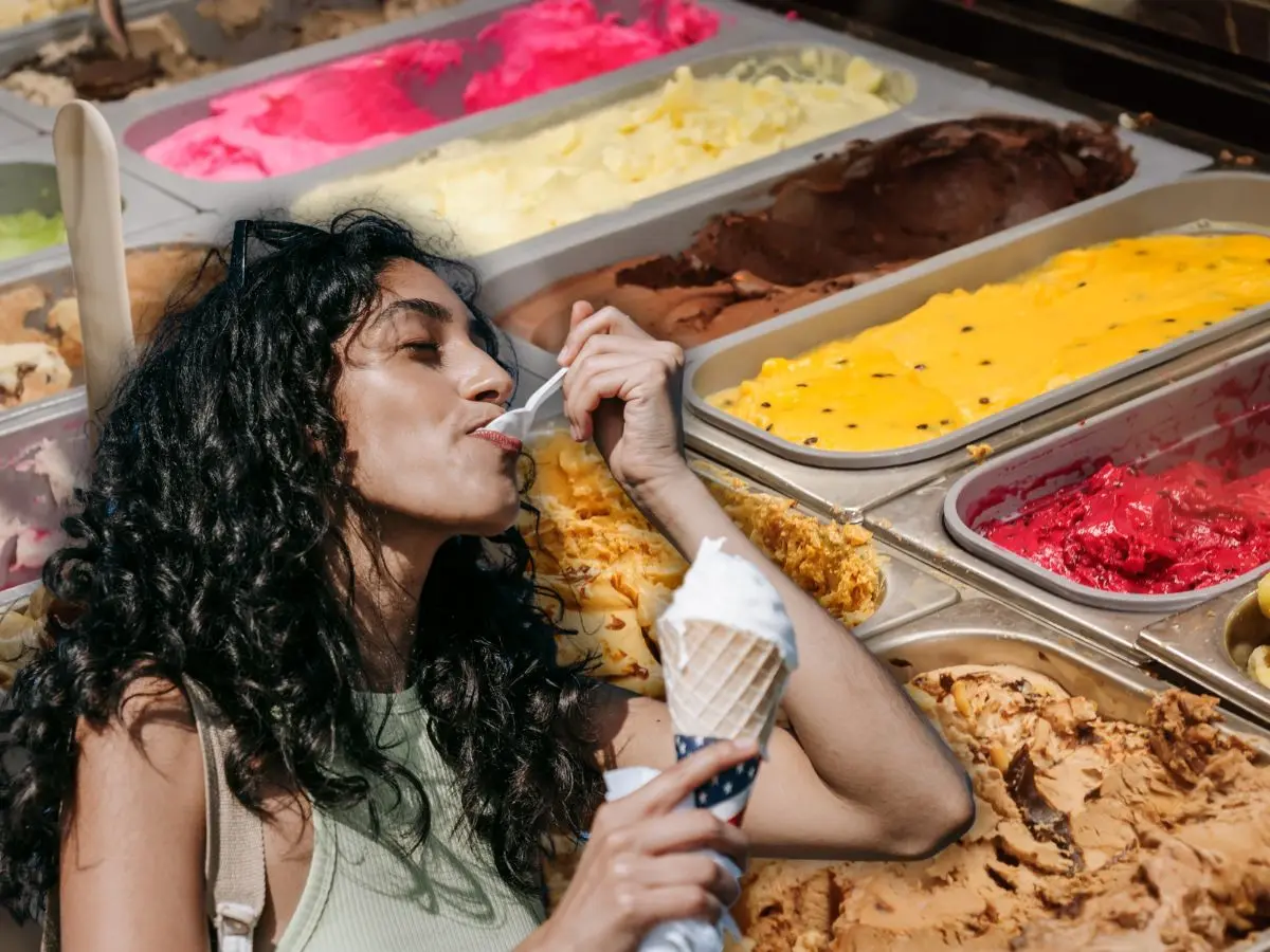 Ante la sofocante ola de calor que ha afectado Mérida en días recientes, disfrutar de un helado se vuelve una opción refrescante en la capital yucateca.- Fuente Canva