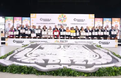 Manolo Jiménez encabeza firma del Pacto Coahuila 2025