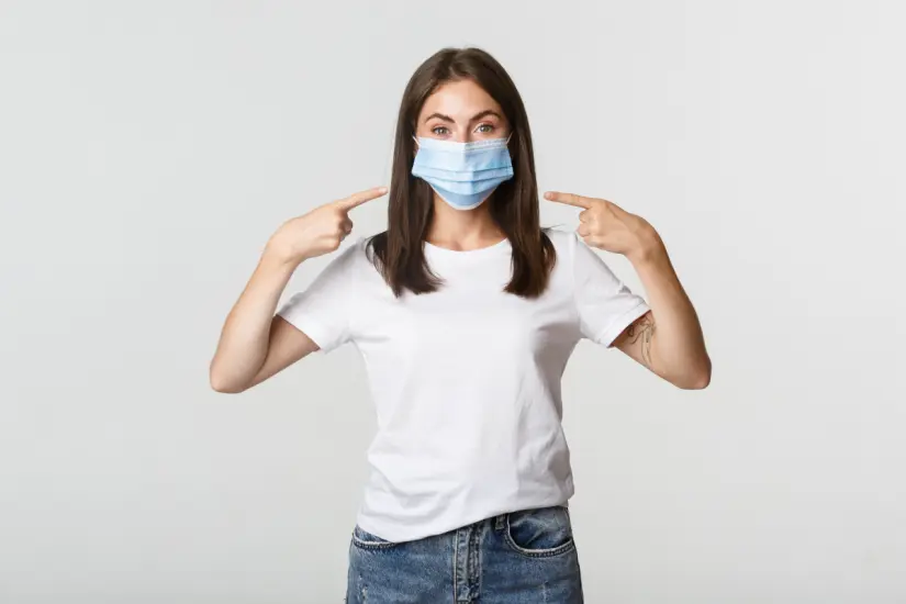 Ante la presencia de polvo del Sahara, se recomienda a las personas con enfermedades respiratorias prevenir su salir. Foto: Freepik 