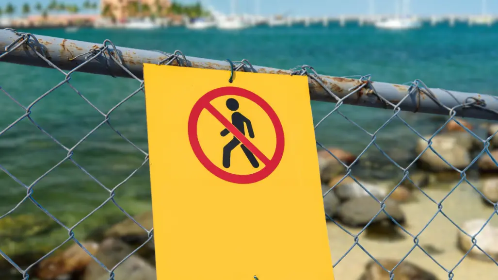 Cierran playas en La Paz: acusan a inmobiliarias, negocios y omisión del gobierno