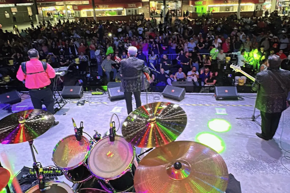 El boleto general para ingresar a la Expo Feria Guadalupe 2025 tiene un costo de 100 pesos por persona. Foto: Canva/EFG.