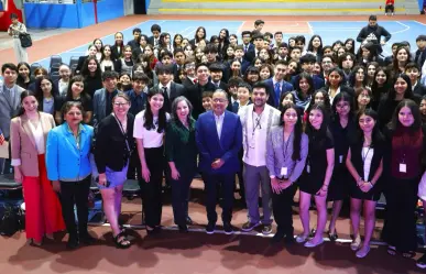 Andrés Mijes impulsa valores de liderazgo entre jóvenes en congreso estudiantil
