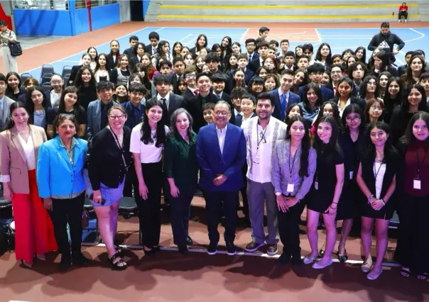 Andrés Mijes impulsa valores de liderazgo entre jóvenes en congreso estudiantil