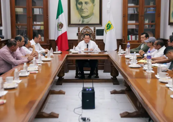 Joaquín Díaz Mena sostiene diálogo de 4 horas con la CNTE para atender demandas