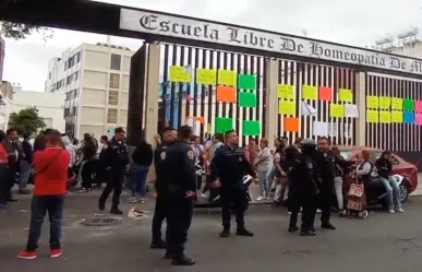 Se aviva disputa por las instalaciones de la escuela libre de homeopatía en CDMX