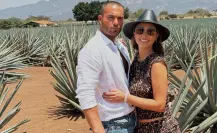 Claudia Martín y Carlos Said anuncian compromiso