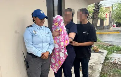 Policías de Monterrey localizan a bebé que se llevan por descuido en taxi de aplicación