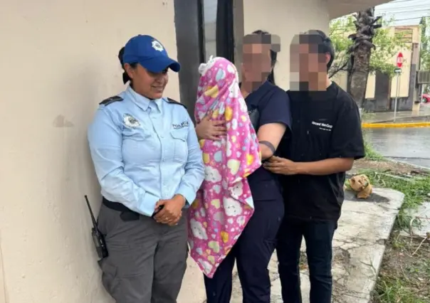 Policías de Monterrey localizan a bebé que se llevan por descuido en taxi de aplicación