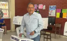 Andrés Mijes acude a votar en la Elección del Poder Judicial en Escobedo