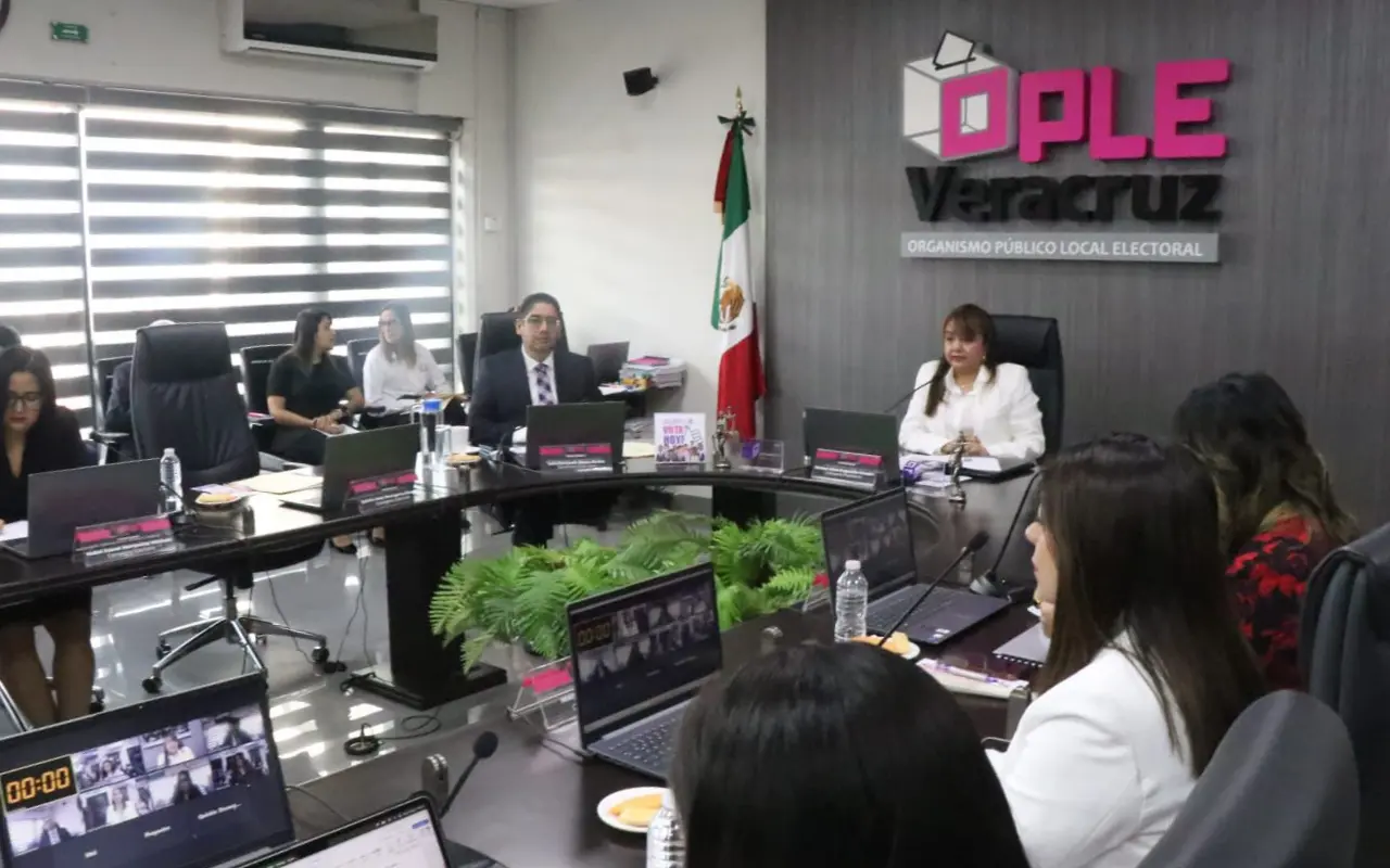 Sesión del OPLE Veracruz. Foto: Facebook (OPLE Veracruz)