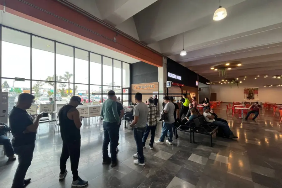 Cerrada la casilla especial de la Central en Saltillo; votantes comienzan a retirarse