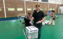 David de la Peña vota y activa a Santiago a participar en elección al Poder Judicial