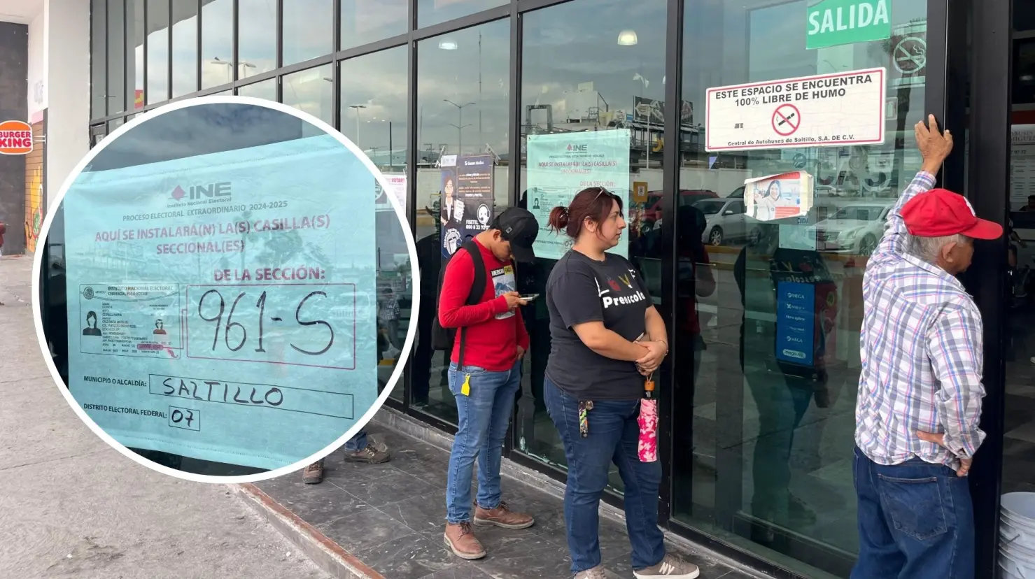 Desde temprano, decenas de personas arribaron a la casilla extraordinaria en Saltillo. (Fotografías: Marco Juárez)