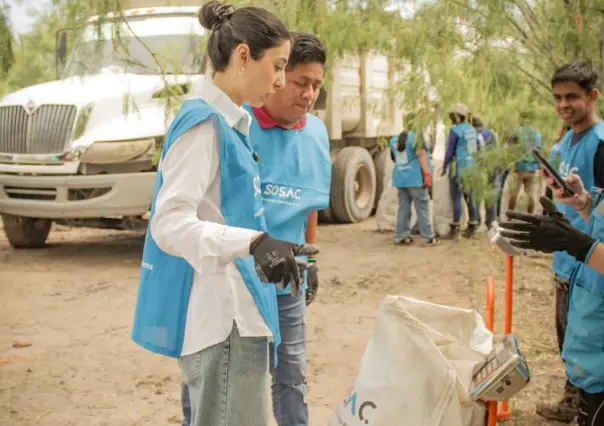 Elva Deyanira impulsa limpieza de humedal junto a estudiantes en Zuazua