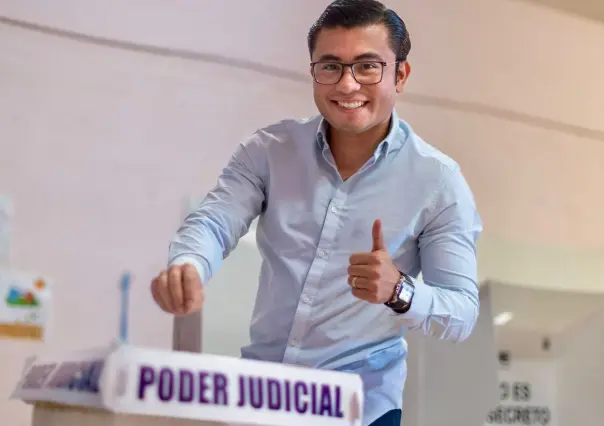 Félix Arratia vota en elección al Poder Judicial y llama a Juárez a participar