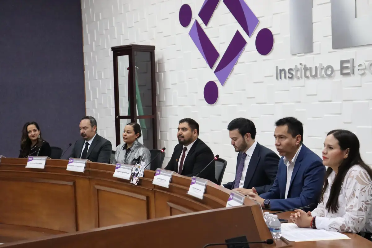 Siendo las 6:41 horas del 1° de junio de 2025, el Consejo General del Instituto Electoral de Coahuila (IEC) se declaró en Sesión Permanente con motivo de la Jornada Electoral./Foto: IEC