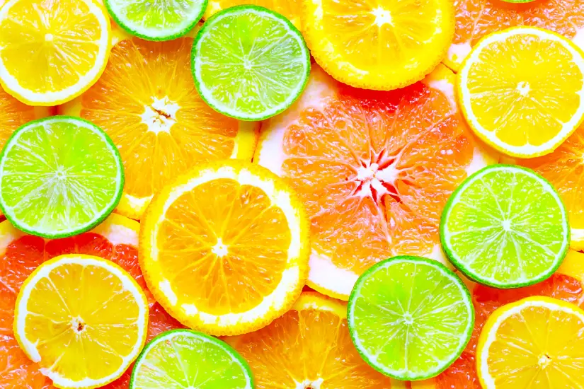 Para sobrellevar las altas temperaturas veraniegas, es importante seleccionar alimentos adecuados que mantengannos frescos e hidratados. Foto: Canva
