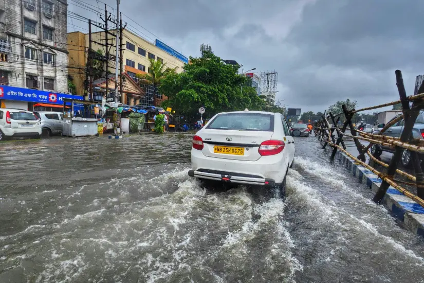 Mantener tu auto en óptimas condiciones en días de lluvia es fundamental para tu seguridad y la de otros conductores. Foto: Canva