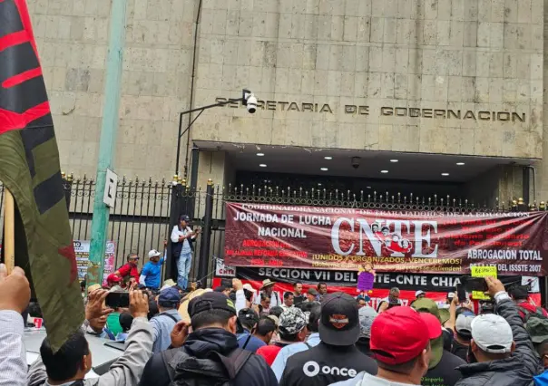 CNTE continúa plantón en el Zócalo de CDMX y pide reinstalar diálogo con la presidenta Sheinbaum