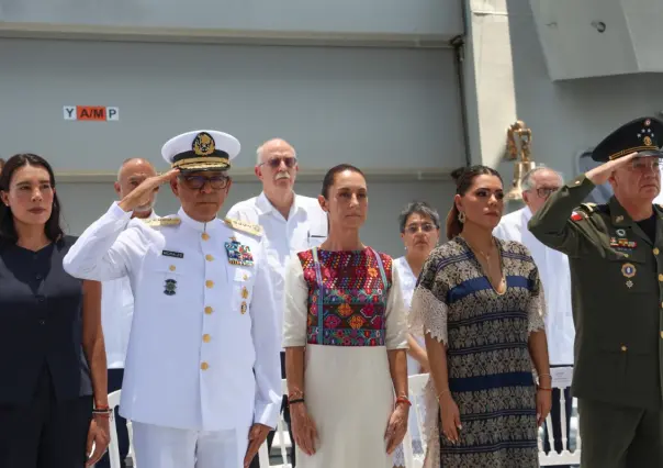 Claudia Sheinbaum homenajea a cadetes del buque Cuauhtémoc en Acapulco