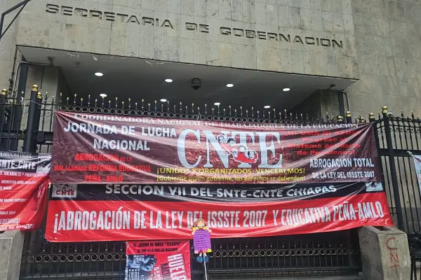 CNTE retoma diálogo con el Gobierno Federal tras 19 días de paro y plantón en el Zócalo de CDMX
