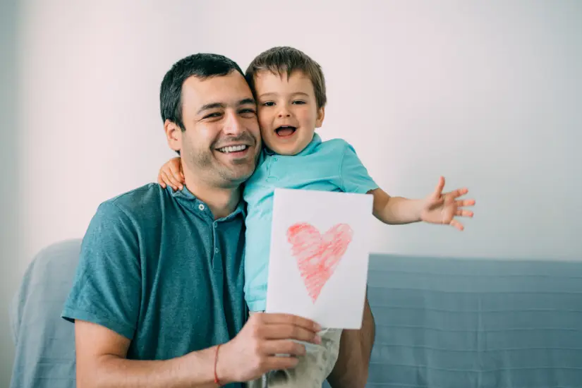 Este Día del Padre descubre propuestas creativas y económicas que sorprenderán a papá sin hacer un gran gasto. Foto: Canva