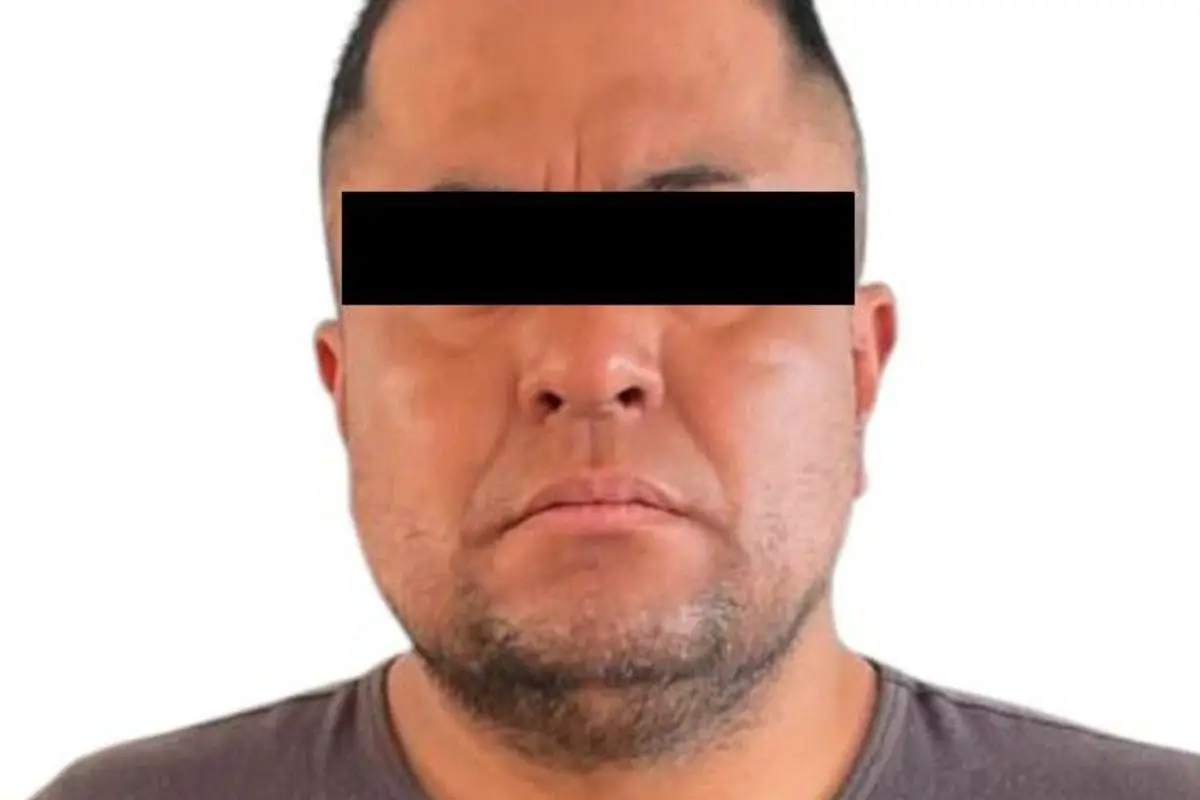 David “N”, fue vinculado luego de una investigación que involucraba a su pareja, quien era obligada a vender dulces. Foto: FGJEM (X)