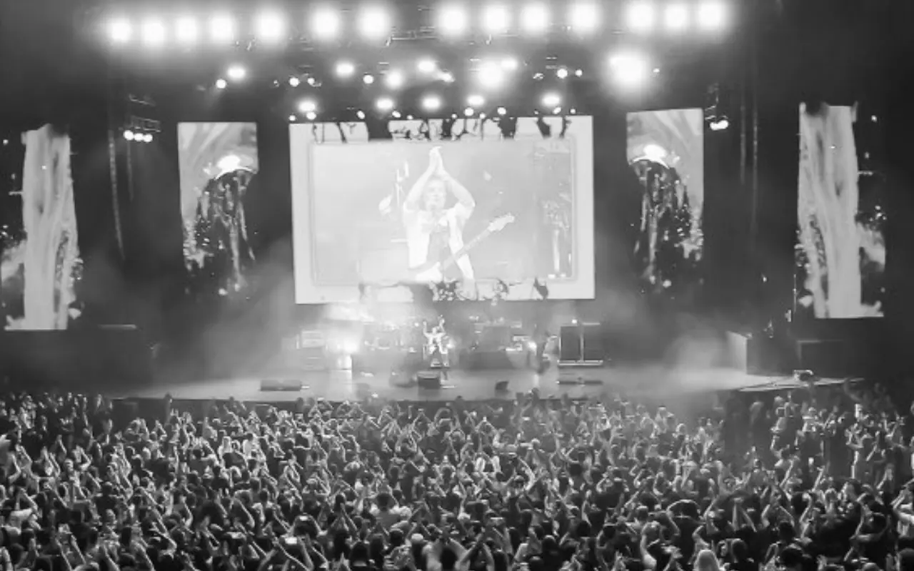 Caifanes se presenta esta noche en el Teatro del Pueblo de la FENAIX 2025. Foto: X/ @ocesa_total (Canva)