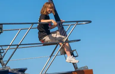 La activista Greta Thunberg navega rumbo a Gaza en misión humanitaria